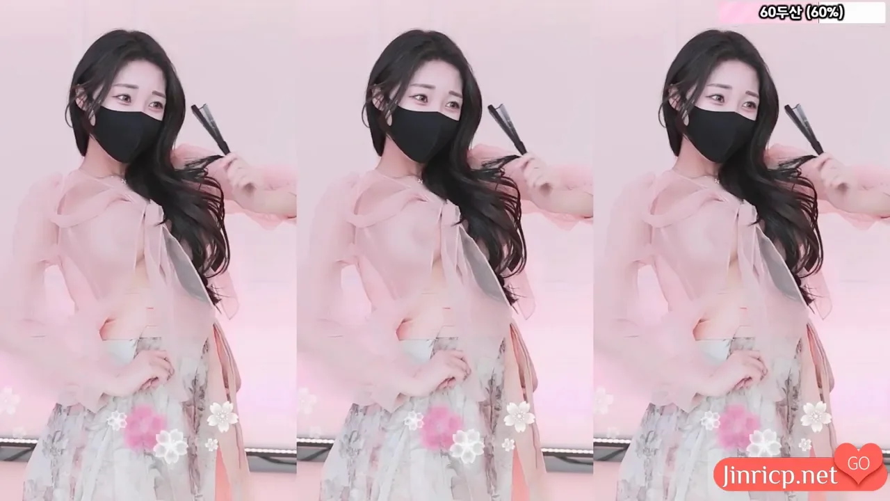 1742623083 1742623083